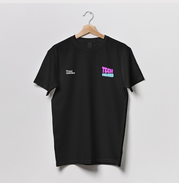 Hanging_T-Shirt_po